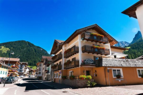 Hotel El Geiger Pozza Di Fassa